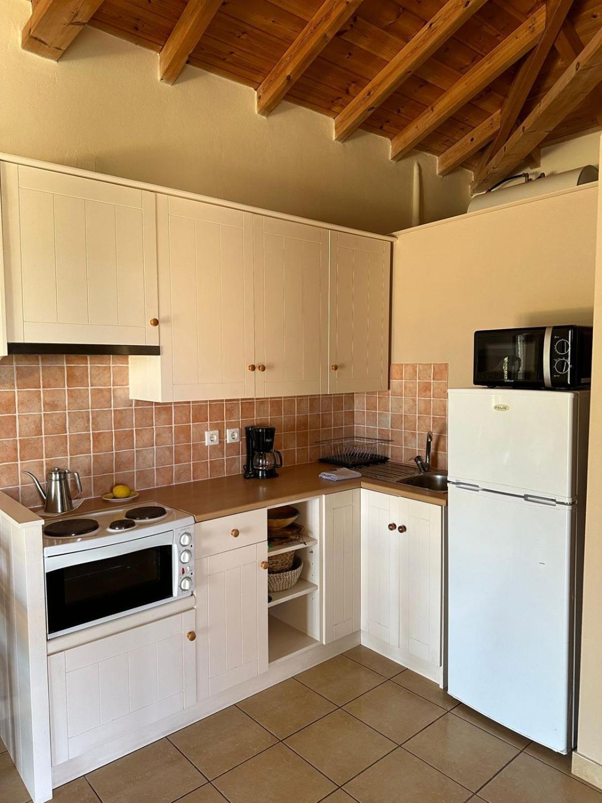 Amoni Holiday Homes Kardhamili Exterior foto